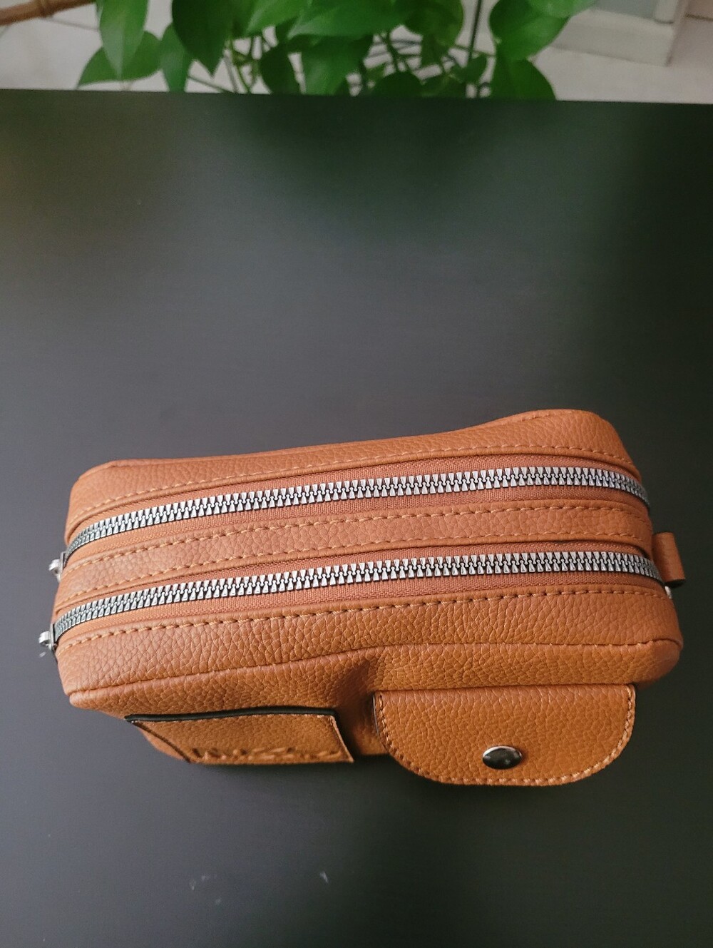 Mossimo Tan Crossbody Camera Bag with Front Pockets & Attachable Crossbody Strap - Picture 6 of 8